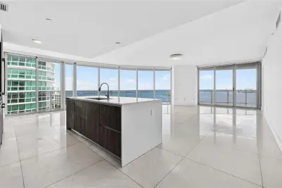 488 NE 18th St #1815, Miami: photo 1 of 41