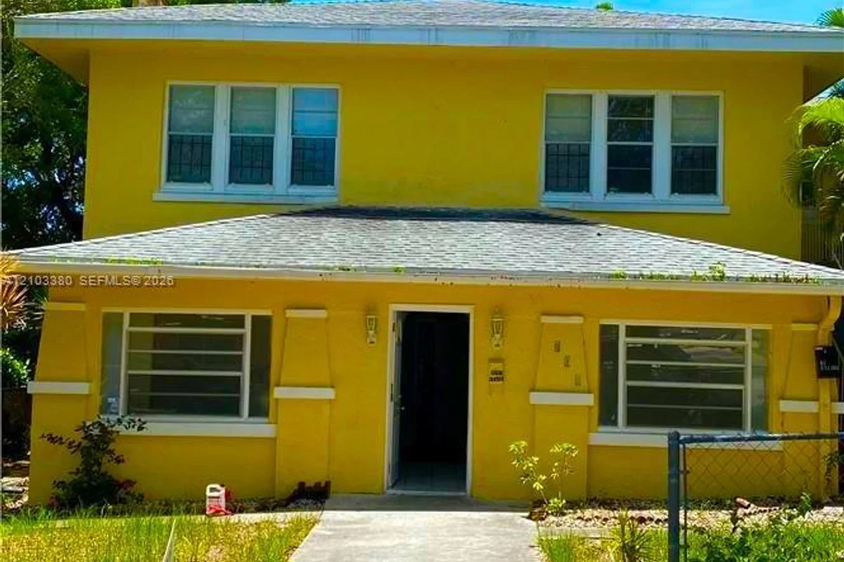 706 9th St, West Palm Beach: photo 1 of 11