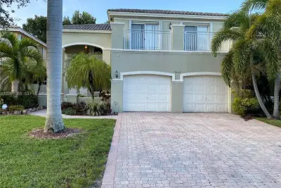 9457 NW 47th Ter, Doral: photo 1 of 54