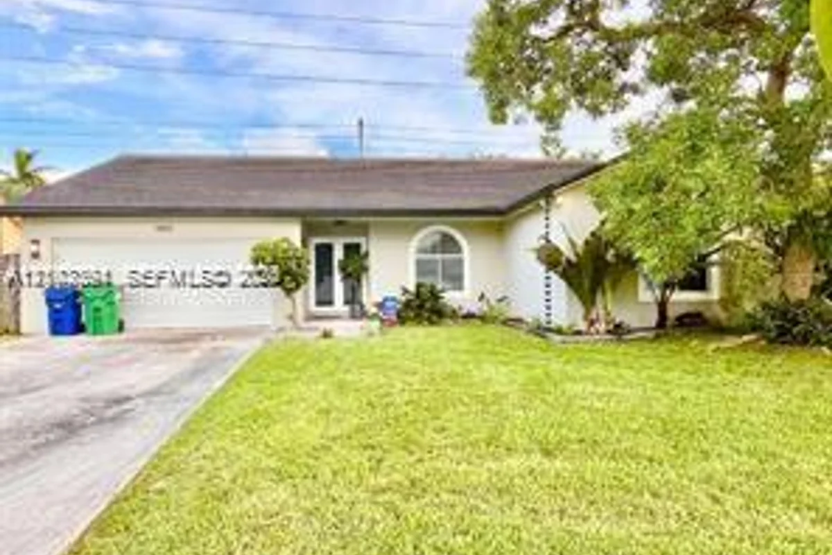 14810 SW 151st Ter, Miami: photo 1 of 16