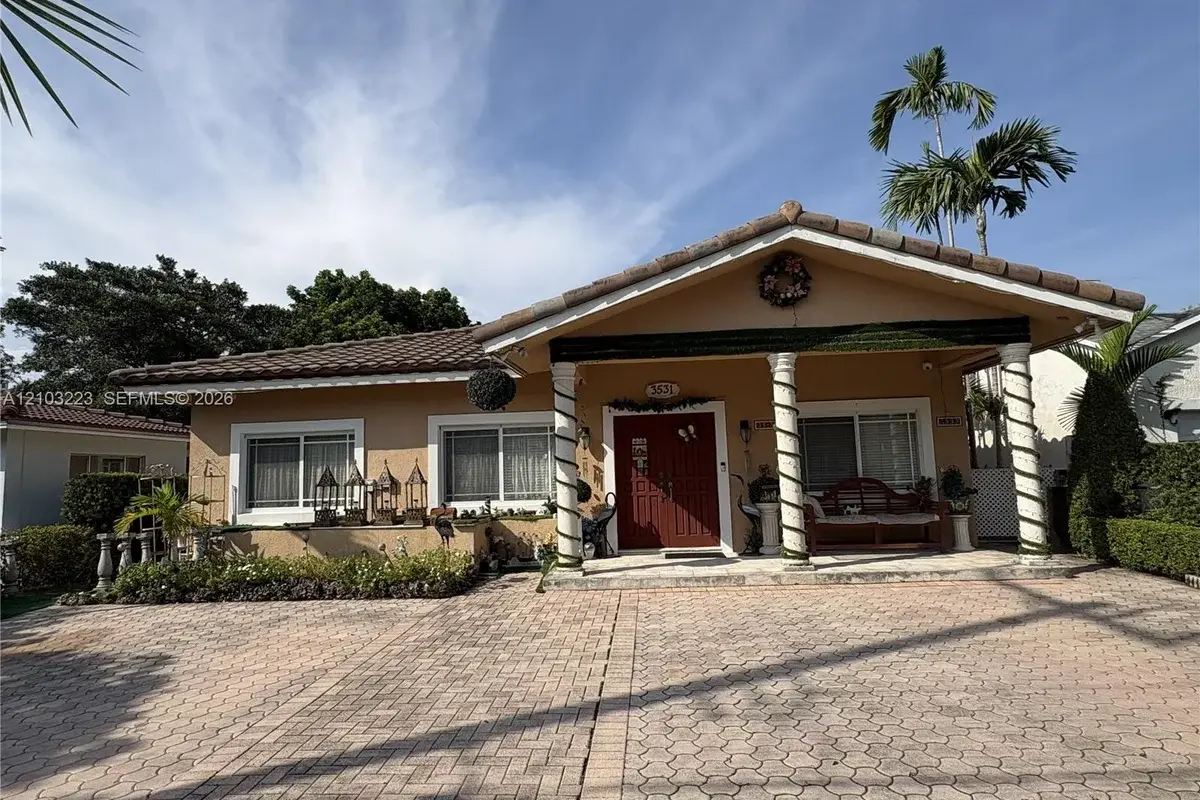 3533 SW 12th St, Miami: photo 1 of 21
