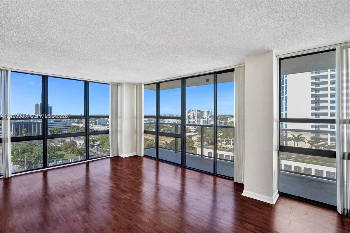 600 NE 36th St #1423, Miami: photo 1 of 62