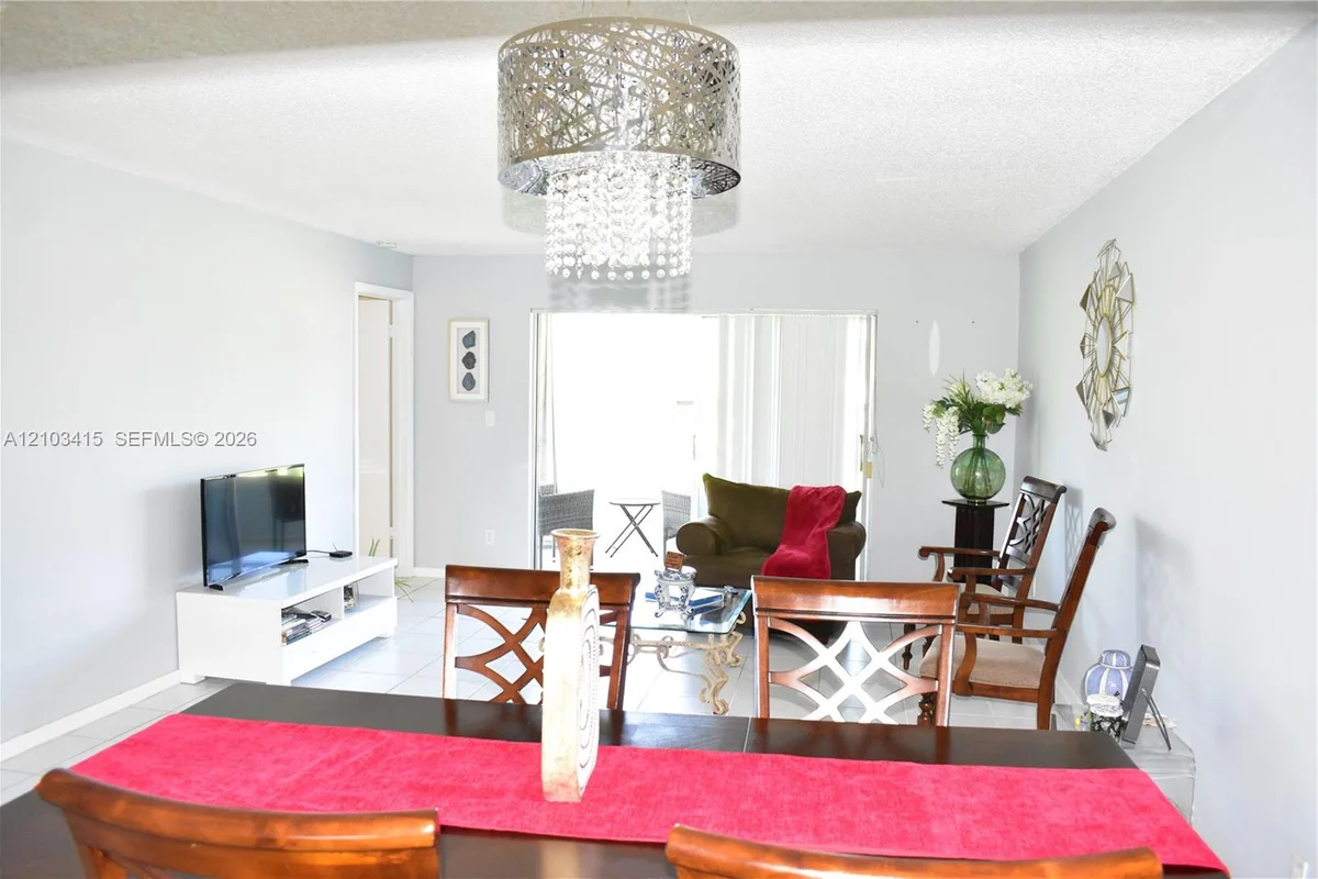 9020 Sunrise Lakes Blvd #304, Sunrise: photo 1 of 28
