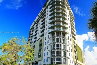 1 Glen Royal Pkwy #1004, Miami: photo 1 of 16
