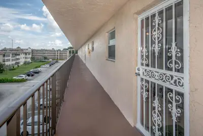 711 Lori Dr #408, Palm Springs: photo 1 of 40