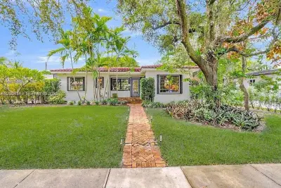364 Navarre Dr, Miami Springs: photo 1 of 25