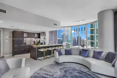 200 Biscayne Boulevard Way #4401, Miami: photo 1 of 31