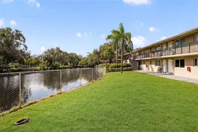 480 NW 24th Ave #21, Fort Lauderdale: photo 1 of 6