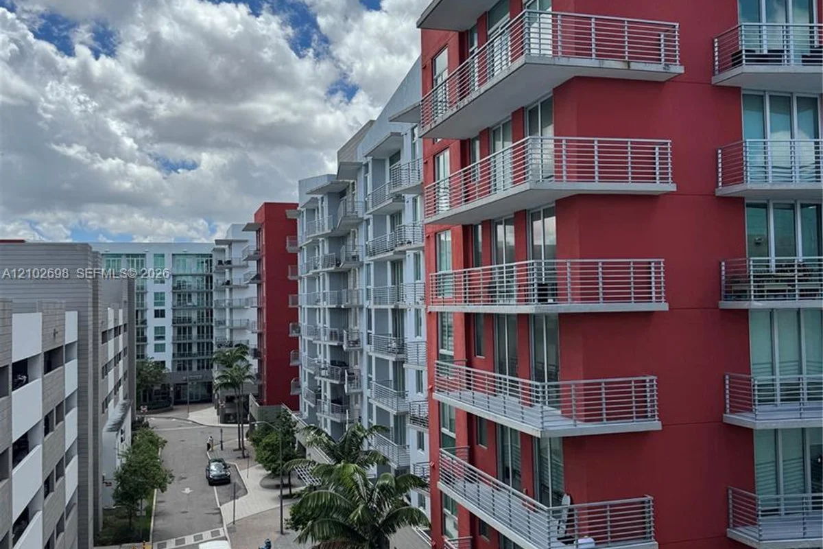 7875 NW 107th Ave #602, Doral: photo 1 of 25