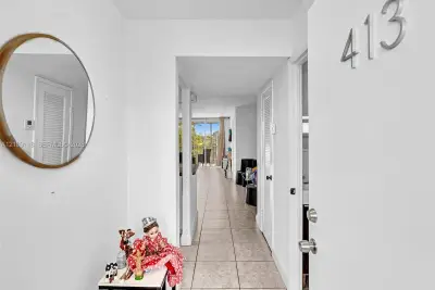 1780 NE 191st St #413-2, Miami: photo 1 of 40
