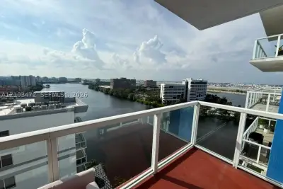 5085 NW 7th St #PH3, Miami: photo 1 of 24