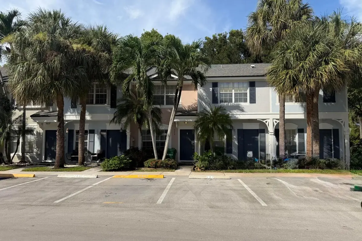 5275 Jamboree Pl, Margate: photo 1 of 21