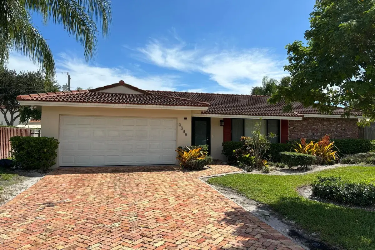 3760 NW 2nd Ct, Boca Raton: photo 1 of 12