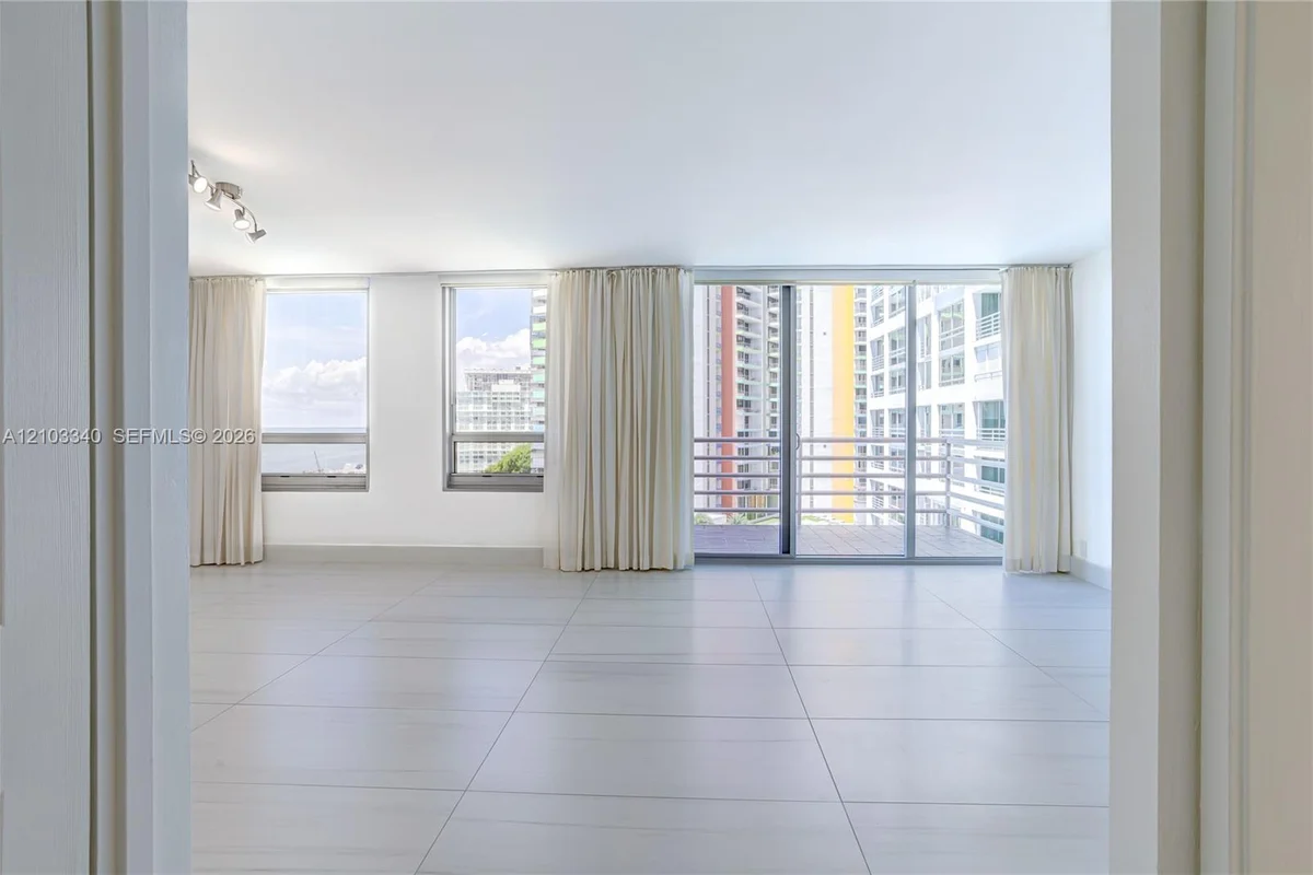 1541 Brickell Ave #C1008, Miami: photo 1 of 60