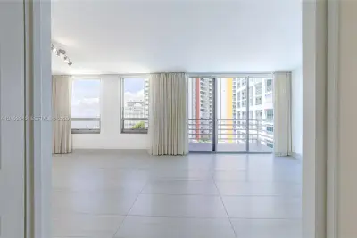 1541 Brickell Ave #C1008, Miami: photo 1 of 60