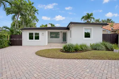6129 SW 28th St, Miami: photo 1 of 21