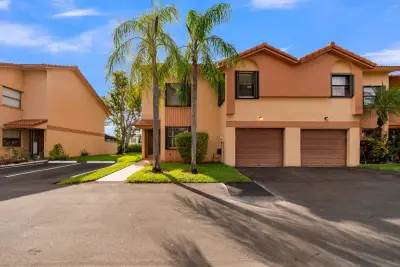 942 SW 113th Ter, Pembroke Pines: photo 1 of 55