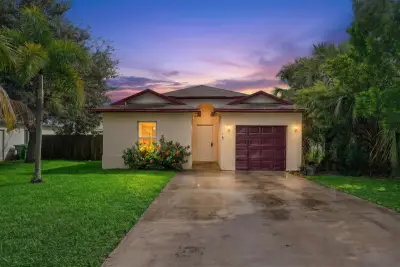 2212 NW 9th Ct, Fort Lauderdale: photo 1 of 27