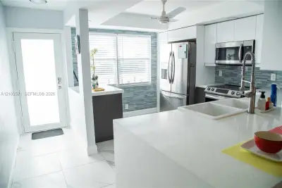Condo in Coconut Creek: photo 1 of 56