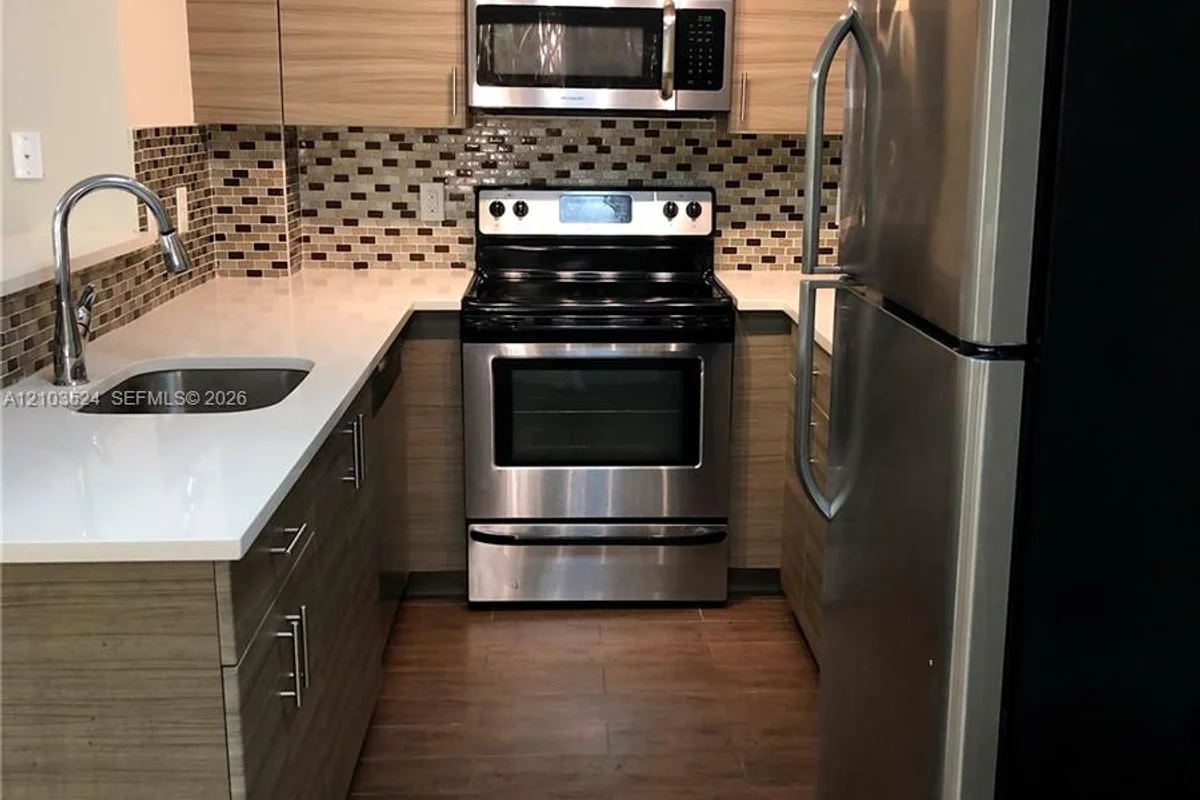 222 Sidonia Ave #11, Coral Gables: photo 1 of 17