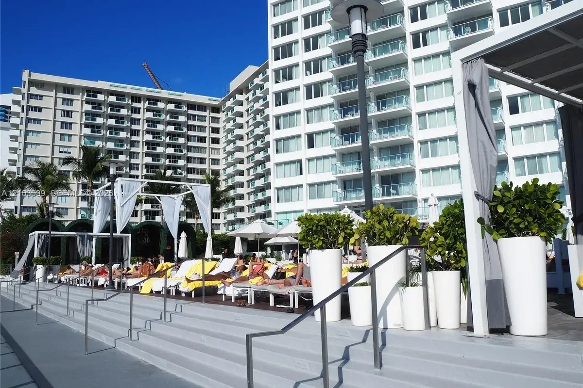1100 West Ave #1512, Miami Beach: photo 1 of 8