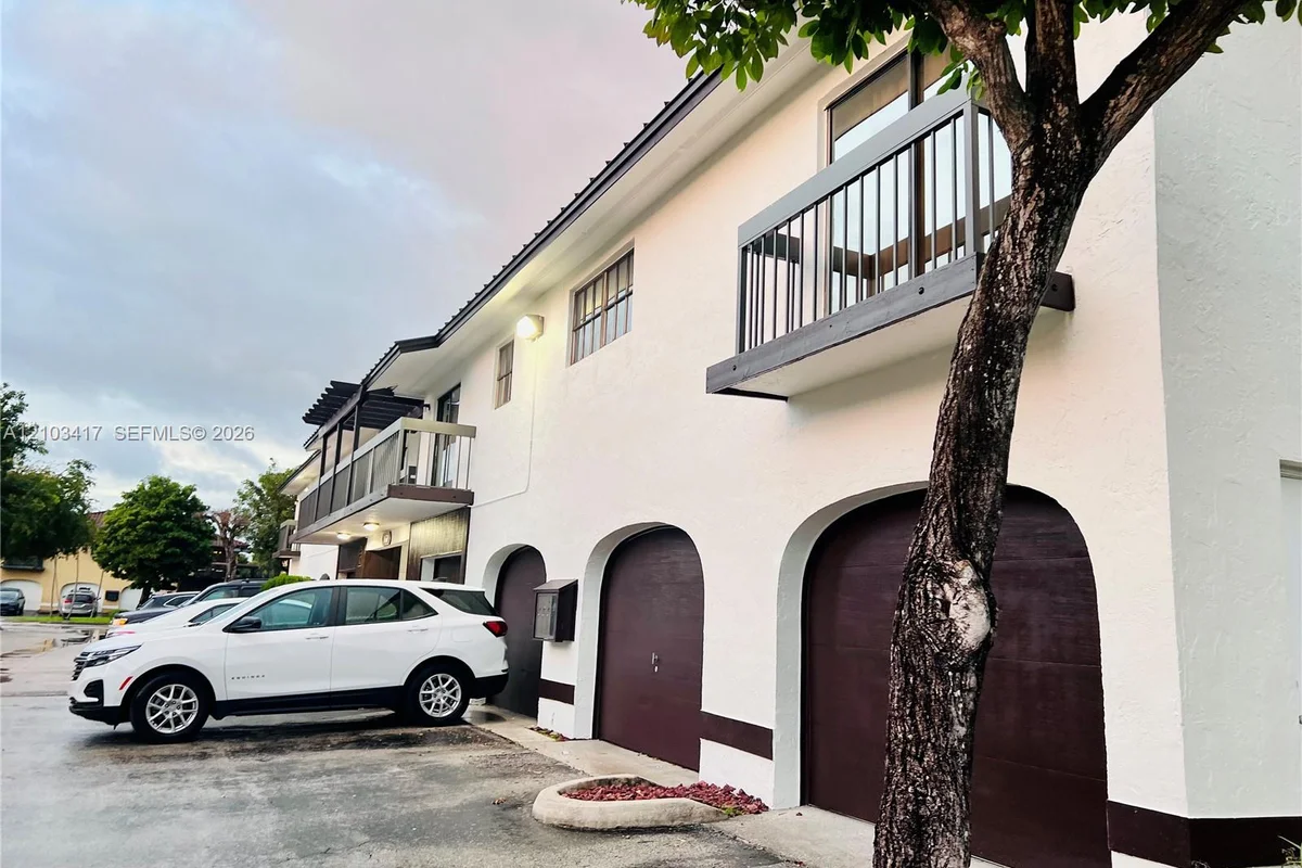 1651 SW 122nd Ct #C102, Miami: photo 1 of 29