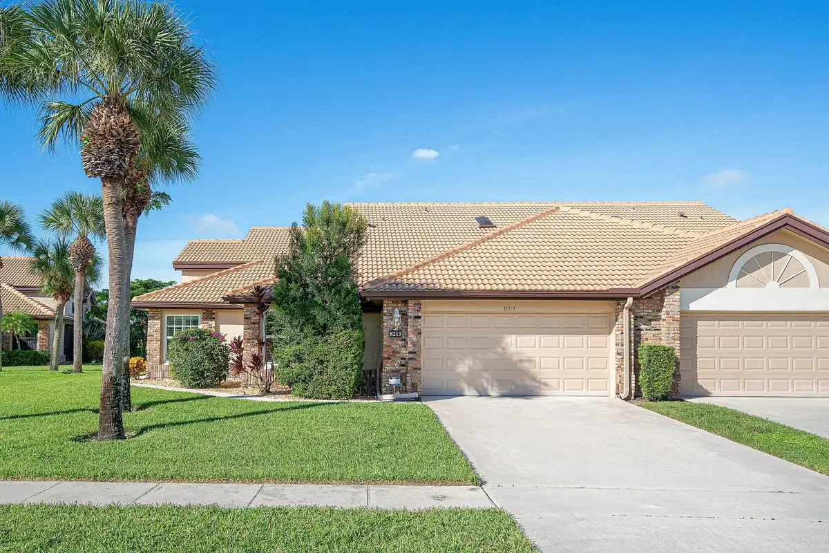 8213 Cassia Dr, Boynton Beach: photo 1 of 37
