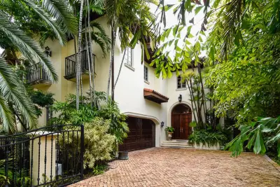 446 Brazilian Ave, Palm Beach: photo 1 of 12