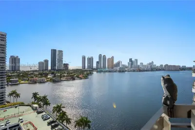 3600 Mystic Pointe Dr #PH-16, Aventura: photo 1 of 36
