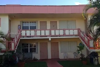 5270 SW 90th Way #3, Cooper City: photo 1 of 10