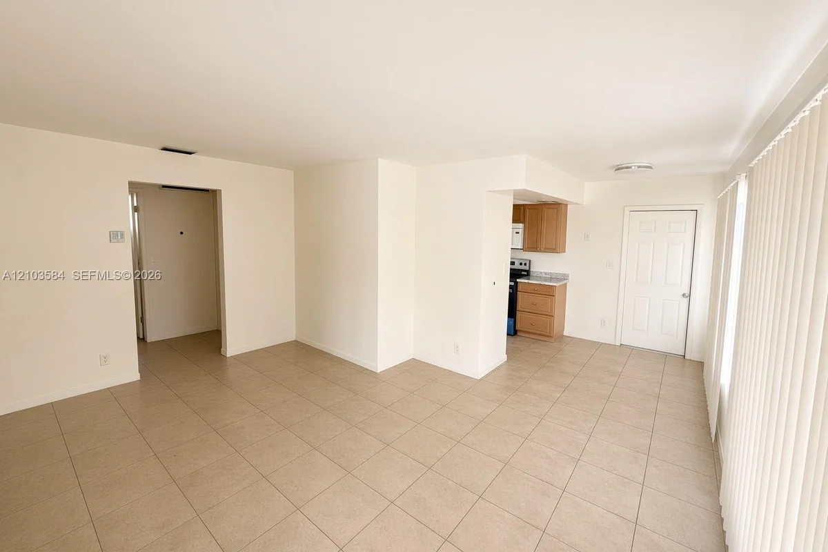 1904 SW 2nd St #1908, Fort Lauderdale: photo 1 of 7