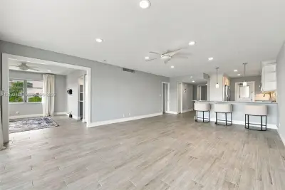 3050 N Palm Aire Dr #601, Pompano Beach: photo 1 of 4