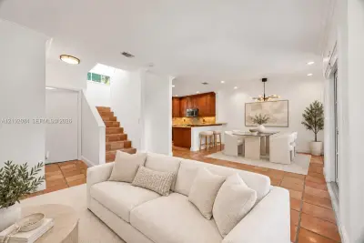 5801 SW 74th Ter #2, South Miami: photo 1 of 2