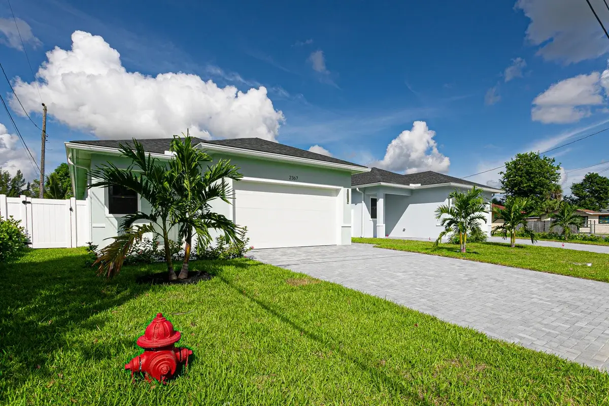 2367 E Faith Ave, West Palm Beach: photo 1 of 54