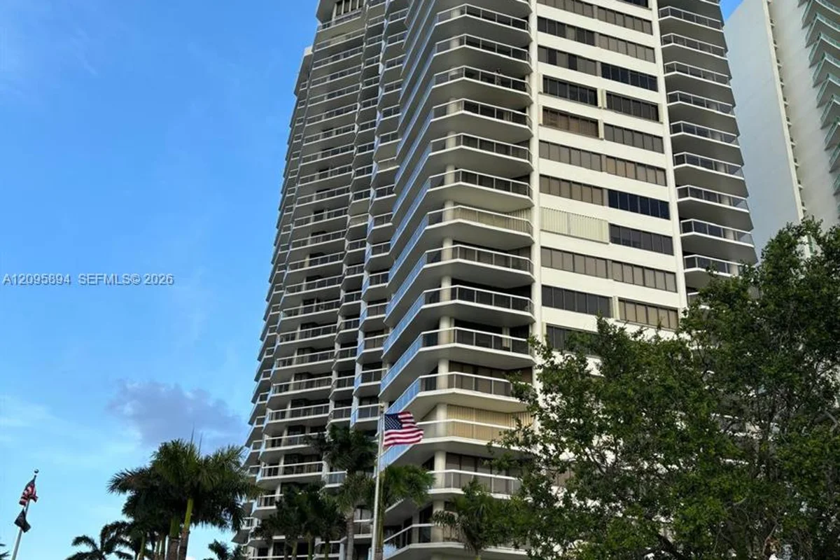 20185 E Country Club Dr #2406, Aventura: photo 1 of 22