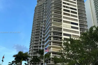 20185 E Country Club Dr #2406, Aventura: photo 1 of 22
