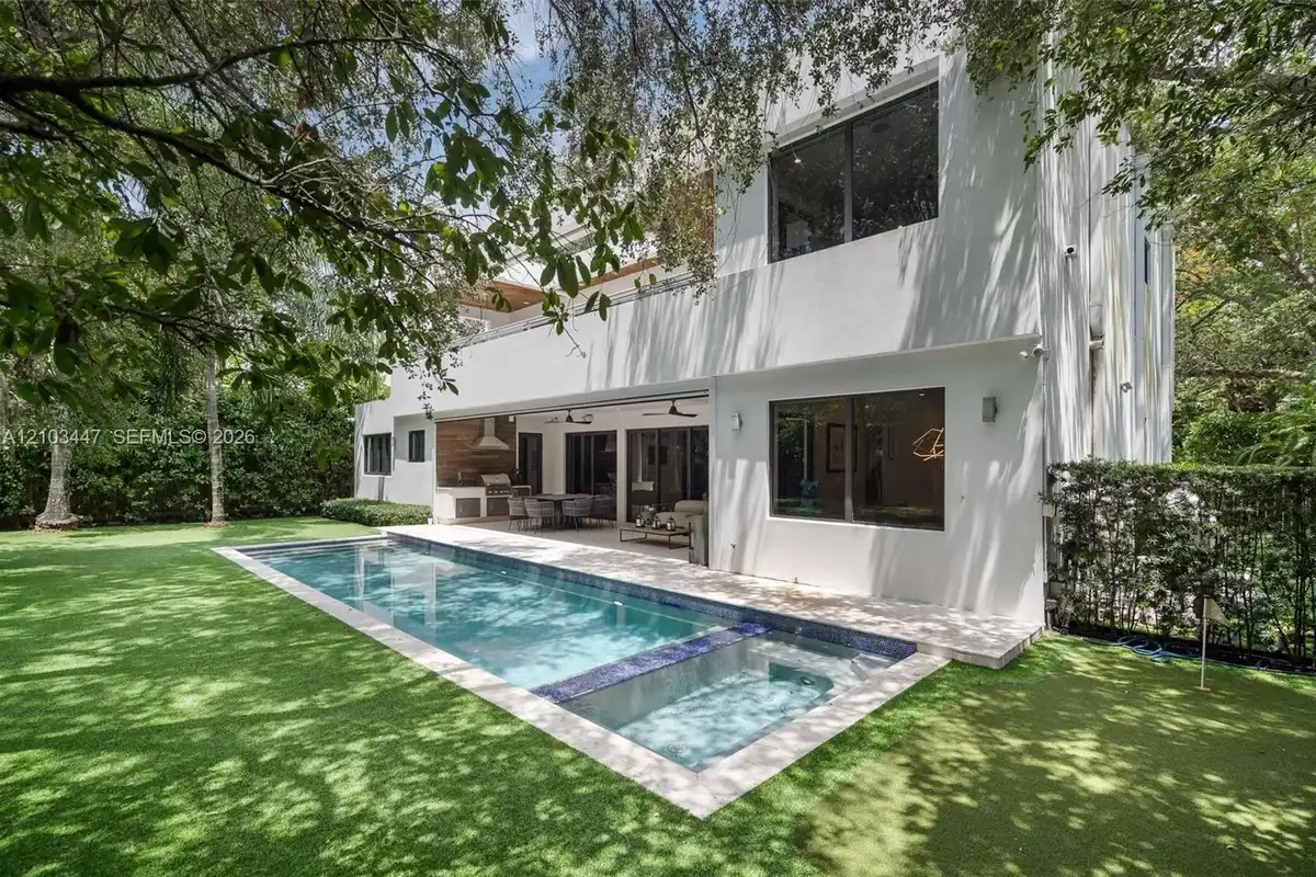 1760 Chucunantah Rd, Miami: photo 1 of 56