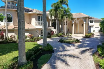 10248 Heronwood Ln, West Palm Beach: photo 1 of 100