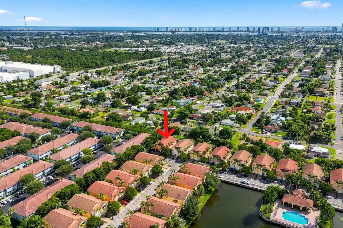3266 Mirella Dr, Riviera Beach: photo 1 of 35