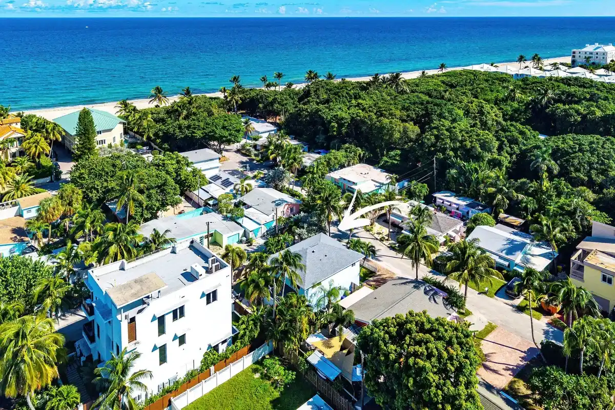 15 East Ave, Boynton Beach: photo 1 of 23
