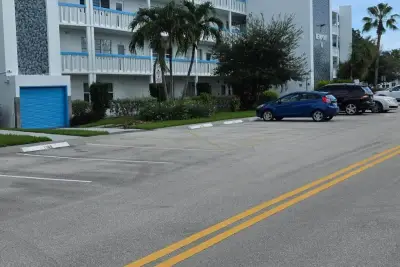 4102 Newport U, Deerfield Beach: photo 1 of 7