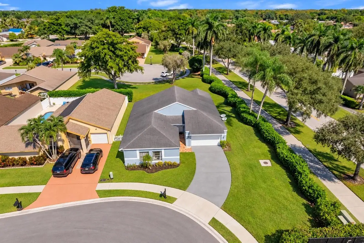 11391 Whisper Sound Dr, Boca Raton: photo 1 of 33