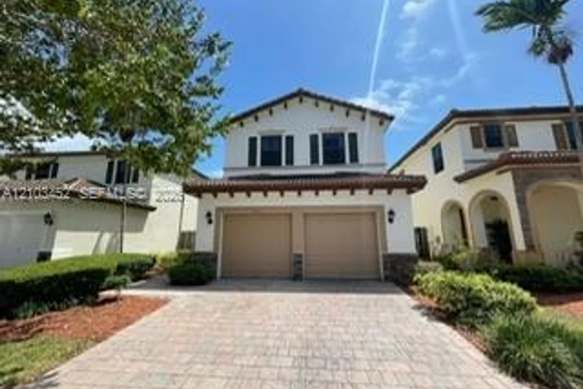 9216 SW 227 Ln, Cutler Bay: photo 1 of 42