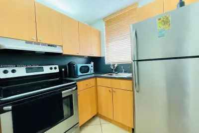 1801 S Treasure Dr #304, North Bay Village: photo 1 of 17