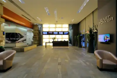 500 Brickell Ave #1607, Miami: photo 1 of 26