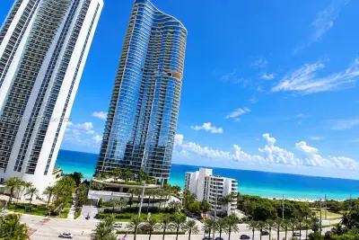 100 Bayview Dr #1106, Sunny Isles Beach: photo 1 of 8