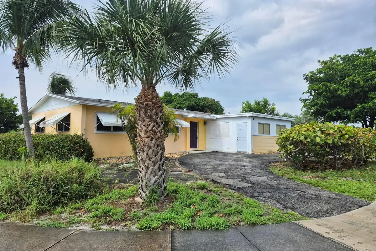 103 N 12th St, Lantana: photo 1 of 2