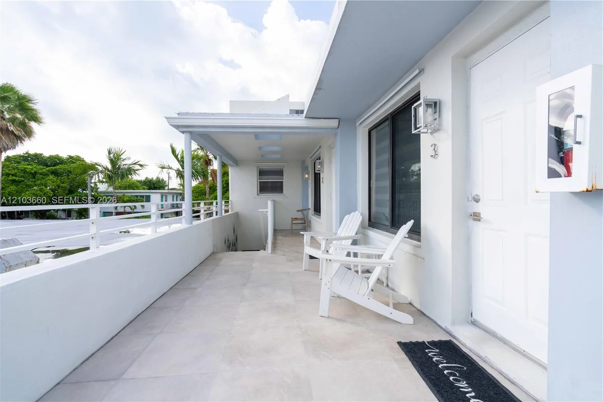 1191 71st St #2, Miami Beach: photo 1 of 12