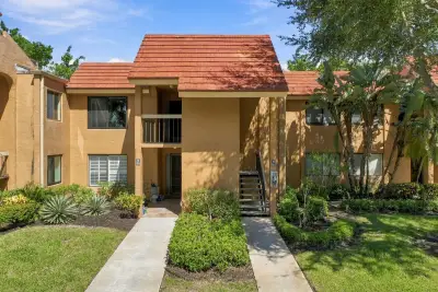 11172 Green Lake Dr #203, Boynton Beach: photo 1 of 15