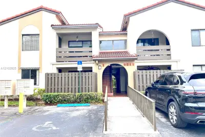 8811 SW 123rd Ct #105, Miami: photo 1 of 19